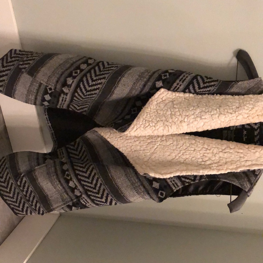 Patterned vest - Picture 2 of 5